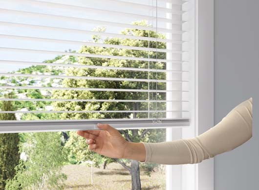 Hunter Douglas Dealer Image